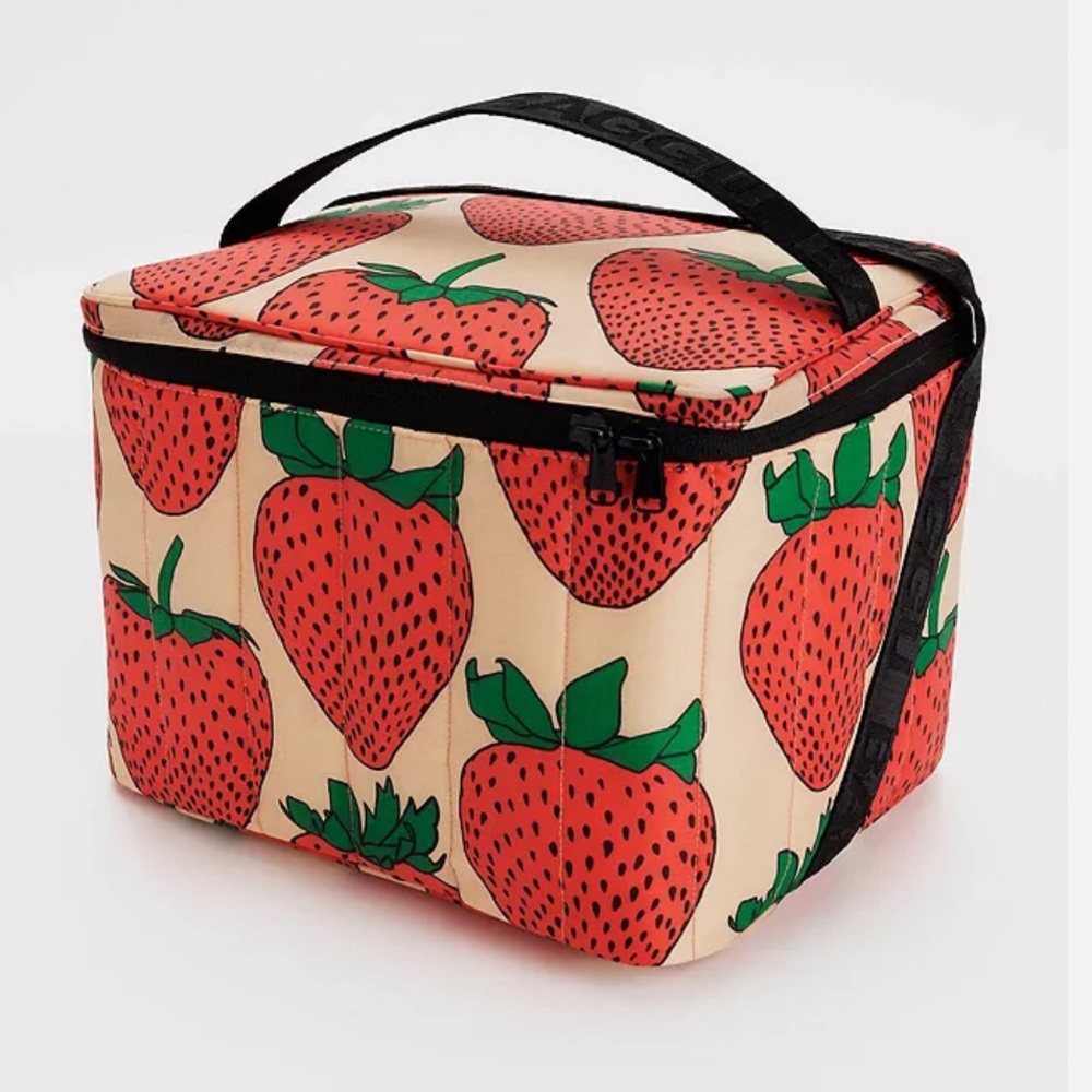 BAGGU Puffy Cooler Bag Strawberry Print